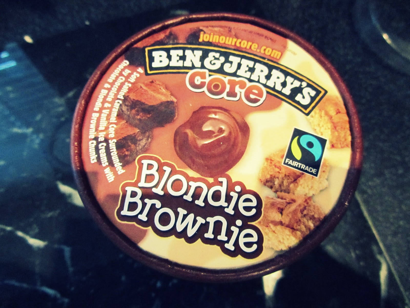 Review Crazy Ben & Jerry's Core Blondie Brownie